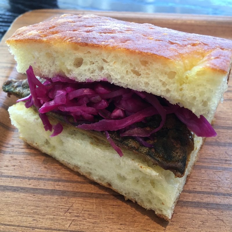 スパイシーサバサンド(THE CITY BAKERY アトレ品川)