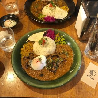 (創作カレー MANOS)