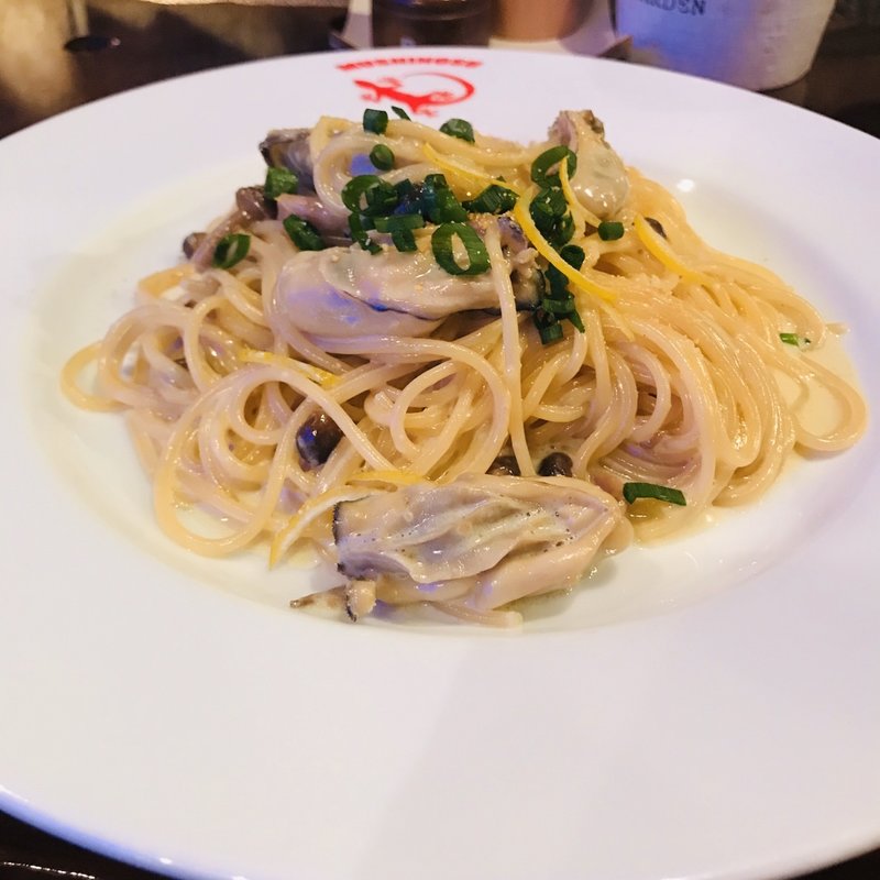 カキと煮しめじの柚子風味クリームソース(虫の巣)