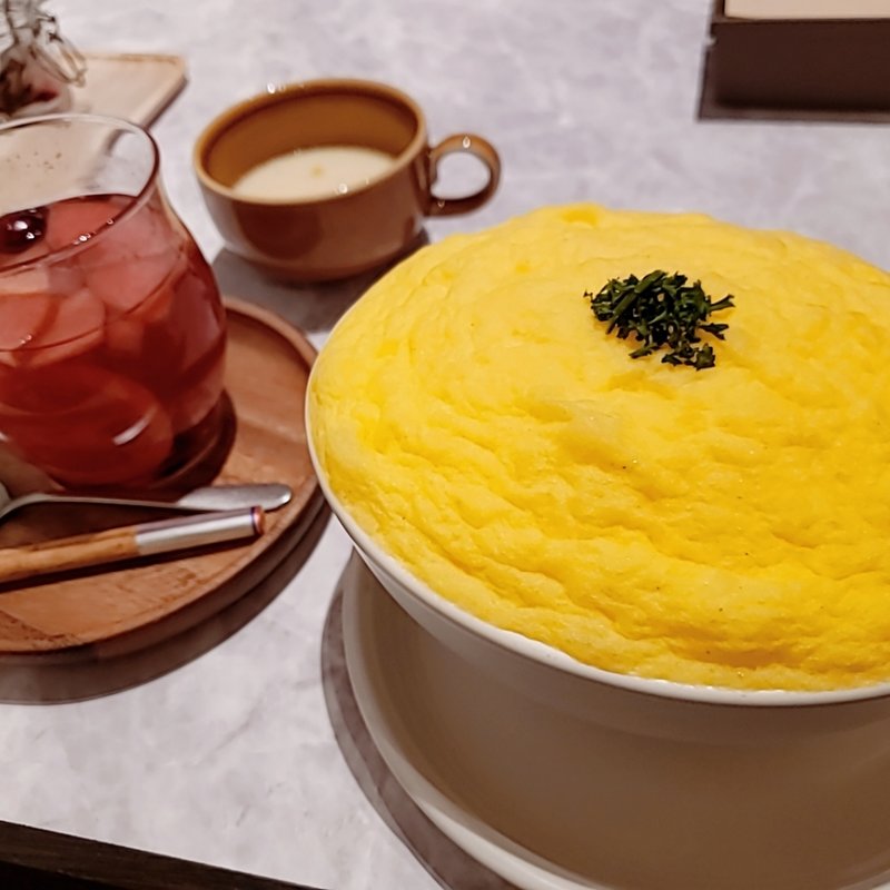 スフレオムライス(YELLOW MARKS)