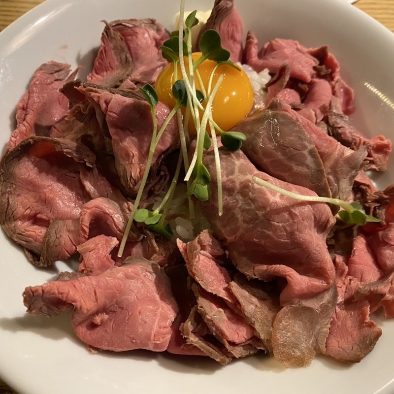 ローストビーフー丼(ザ・ロワーライト　ビア＆キッチン （THE LOWER RIGHT）)