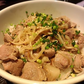 顎肉野菜炒め丼(OLLO)