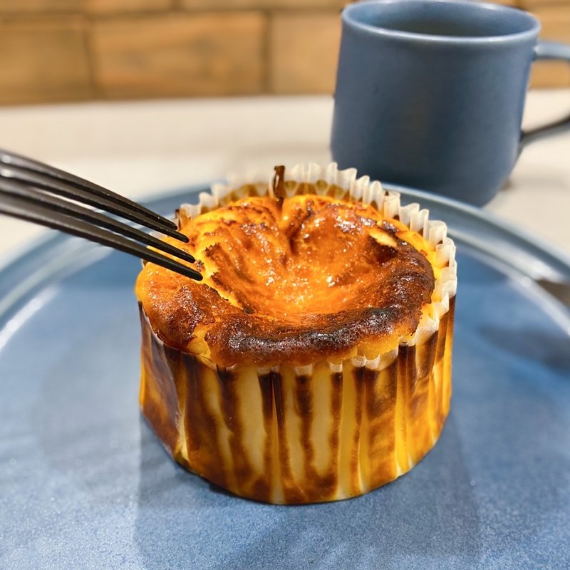 バスクチーズケーキ(La patisserie KATSURA)