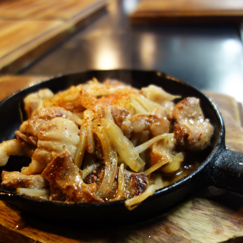 掘ちゃん牧場ホルモン鉄板(あこめの浜)