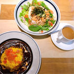 とろとろ卵のデミオムライス Omelette rice of demi-glace sauce(ハンズカフェ エトモ中央林間店)