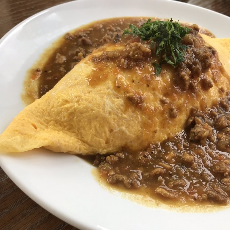 ランチ　オムライス　キーマカレー掛け(クロベイ （kurobei）)