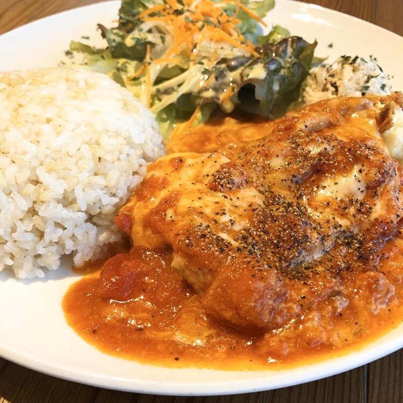 トマトとチキン(カフェ ジンタ （Cafe Jinta）)