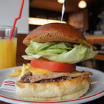 ベーコンチーズバーガー(テンフィンガーズバーガー)