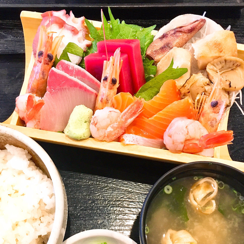 お刺身てんこもり定食 10食限定(高橋水産 六高台店)