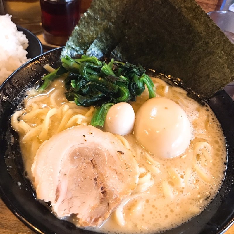 味玉ラーメン(濃厚豚骨ラーメン 濱虎家)