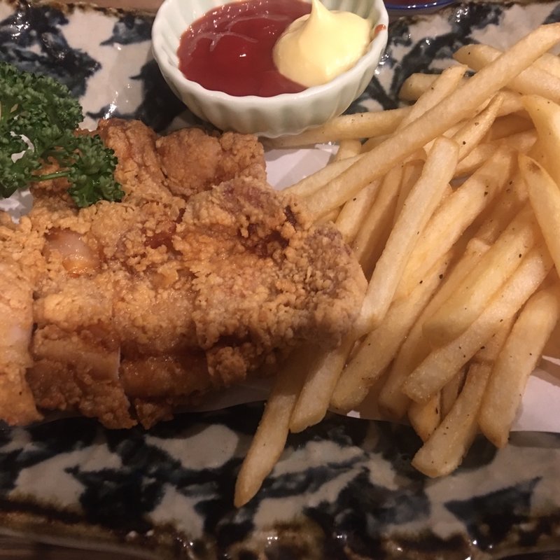 つくば鶏の骨付唐揚げハーフ(酒と肴のたか木)