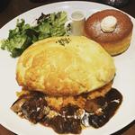 スフレオムライスとパンケーキ(サロン 卵と私 錦糸町テルミナ店)