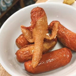 赤ウインナー(大衆酒場 かど鈴)