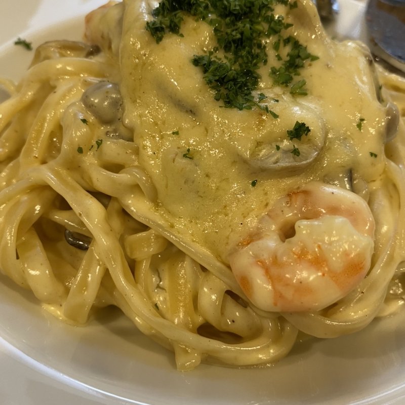 海老のカレークリームソースのパスタ(トラットリア バール イル ポルトローネ)