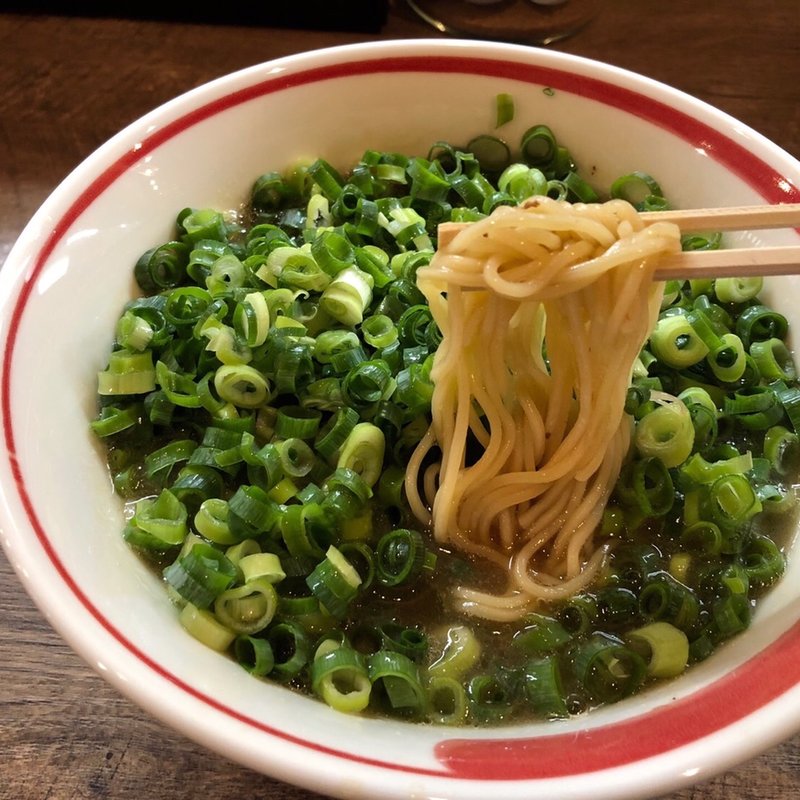 定番ネギラーメン(和歌山ラーメンまる岡)