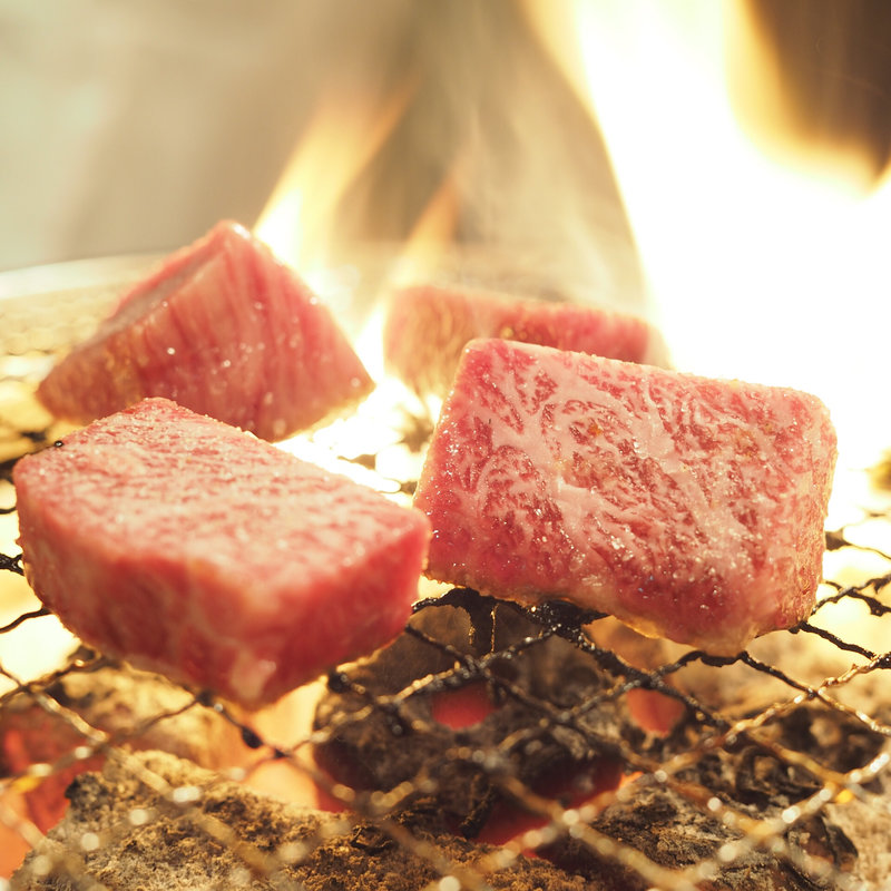 【特選国産黒毛和牛】極上霜降りヘレステーキ(200g)(炭焼水七輪焼肉匠たじま)