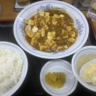 マーボーカレー定食(福しん 新宿ペペ前店)