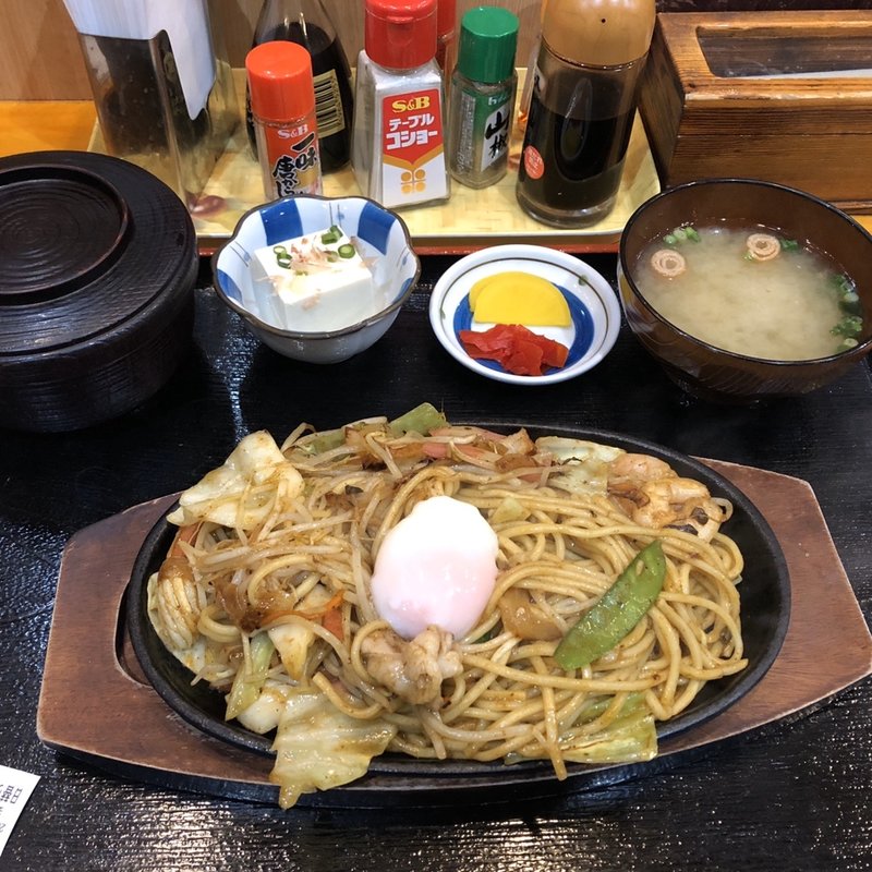 鉄板焼きそば定食　カレー味(一二三味処 )