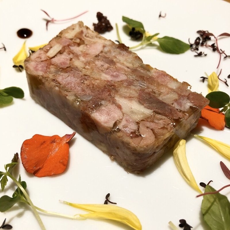 酒粕に漬けた京都ポークと京赤地鶏のパテ(綾小路高倉　都食堂)