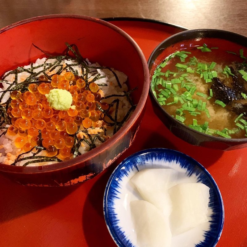 いくら丼(食事処やはぎ （やはぎ）)