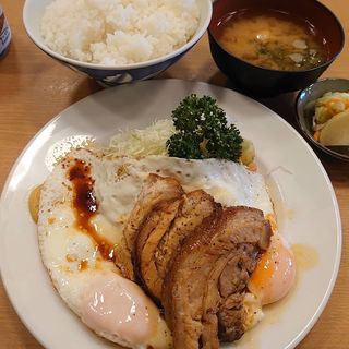 チャーシューエッグ定食(とんかつ八千代 豊洲市場)