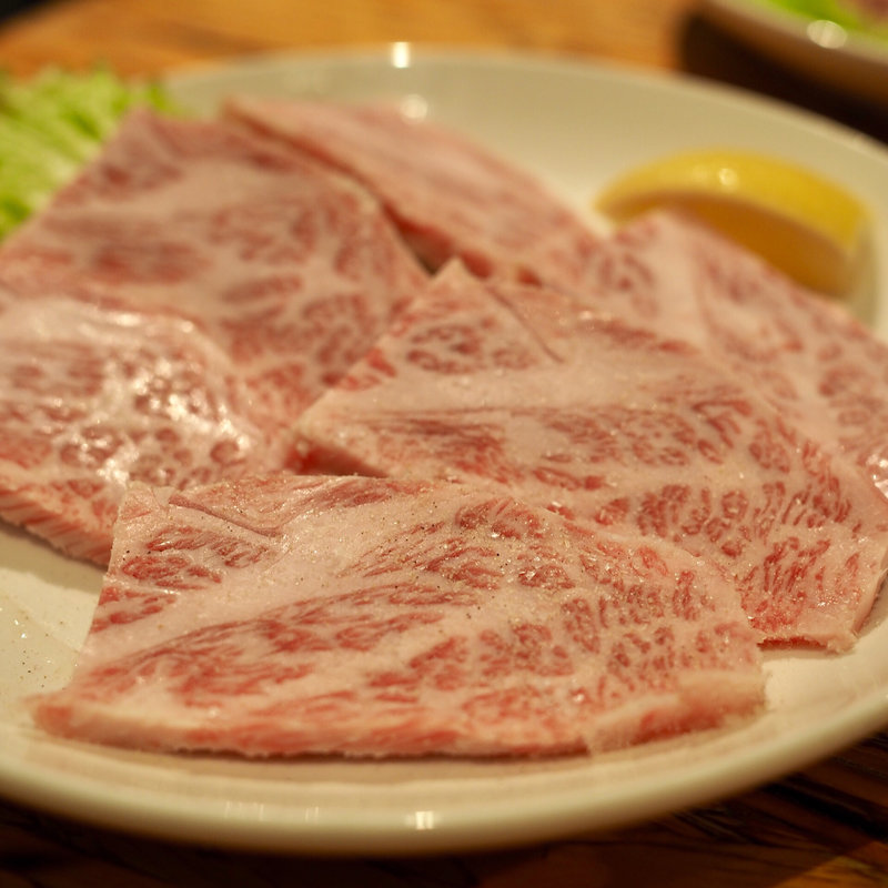 特選国産牛霜降 ヒウチ(炭焼水七輪焼肉匠たじま)