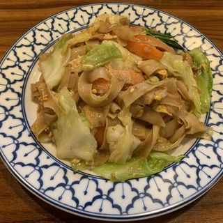 パットシーユー(米粉麺のタイ醤油味焼うどん)(タイ ラック タイ )