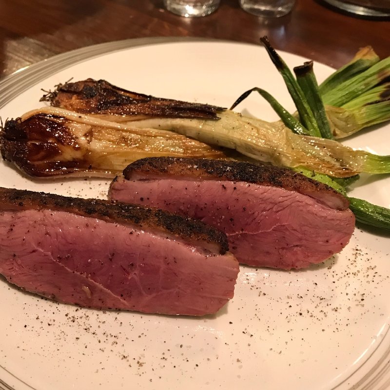 仔鴨胸肉ロースト(ワイン食堂　根)