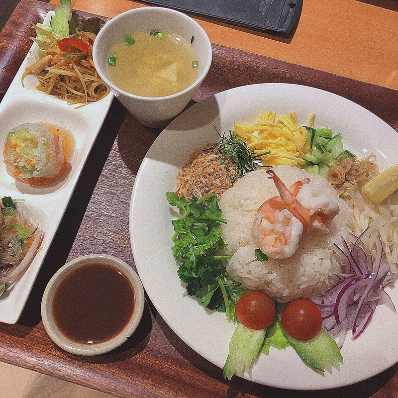 【カオヤム】ハーブと野菜のサラダごはん(ペンシーズキッチン ルミネ池袋店)