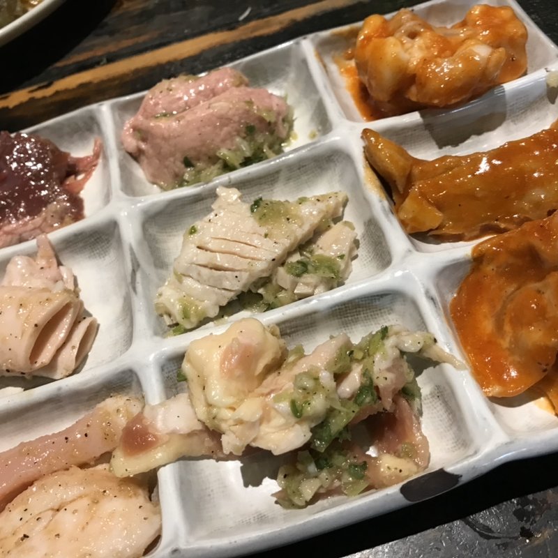 ホルモン9点盛り(ホルモン焼肉 縁 池袋店)