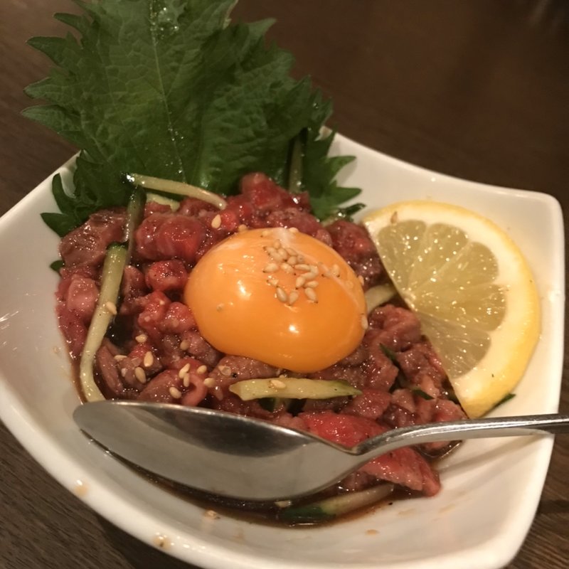 ◆ユッケ(和牛炭火焼肉 味道苑)