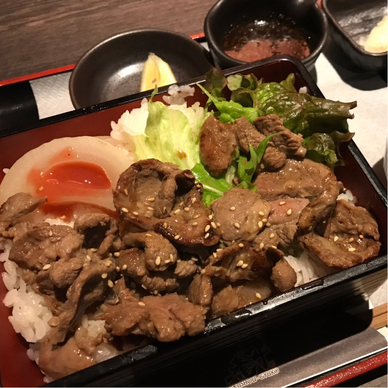 日替わり肉重（ご飯大盛り）(肉匠 牛虎 西中島店)
