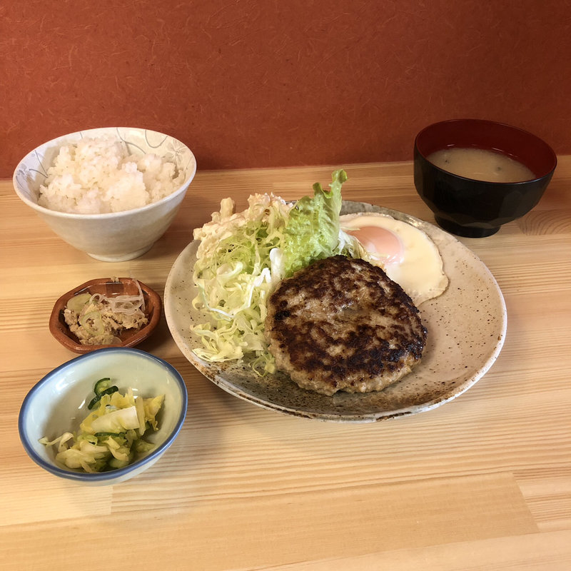 ハンバーグ定食(とんかつ山和)