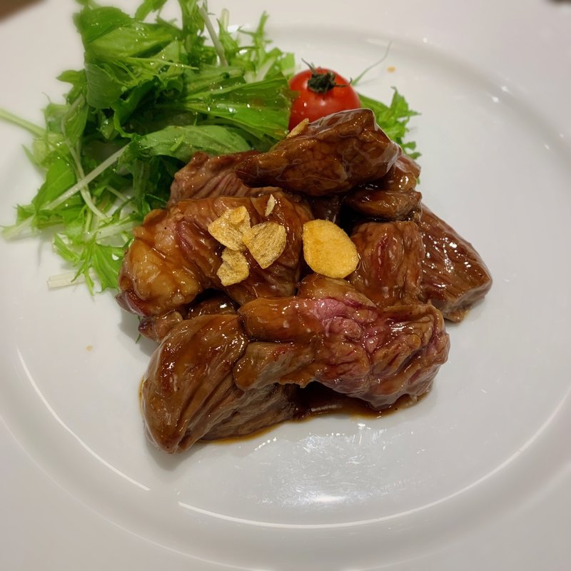 カットステーキ(洋食と洋酒エイト8)