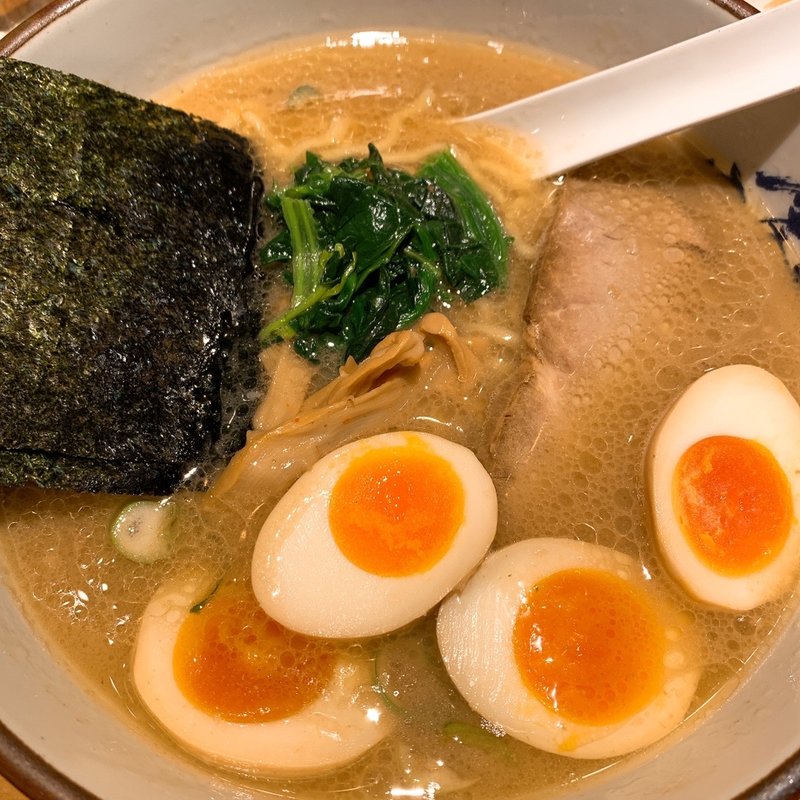 味玉ラーメン(横濱家 市ヶ尾店)