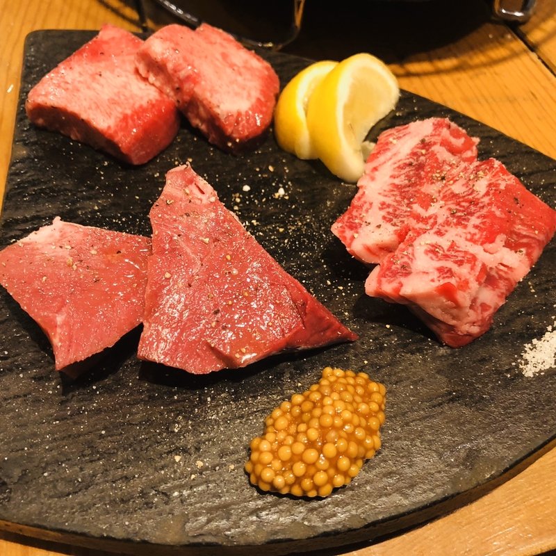 厚切りタン、ハツ、ハラミ(にくがとう　人形町店)