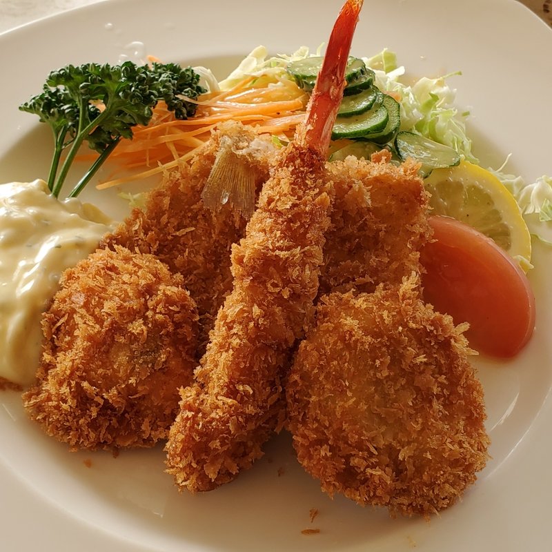 海の幸のフライ盛り合わせ(アゼリア)