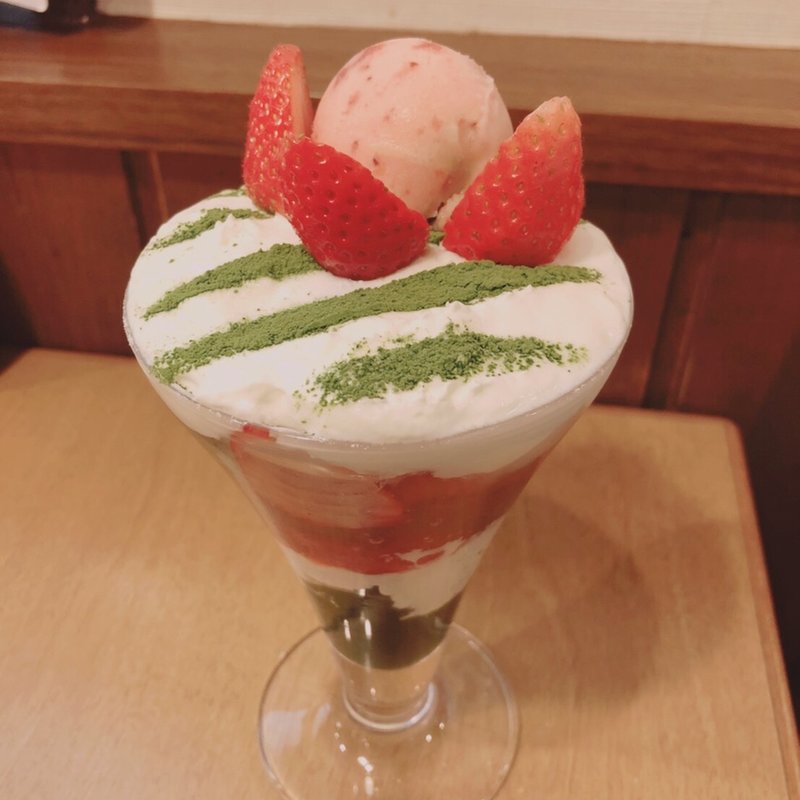 ベリーな抹茶パフェ(ココス)