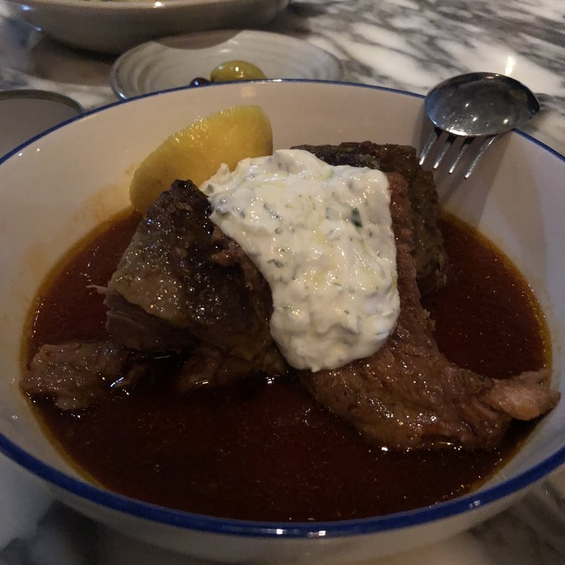 ラムショルダー　ザジキソースとレモン(THE APOLLO （アポロ）)