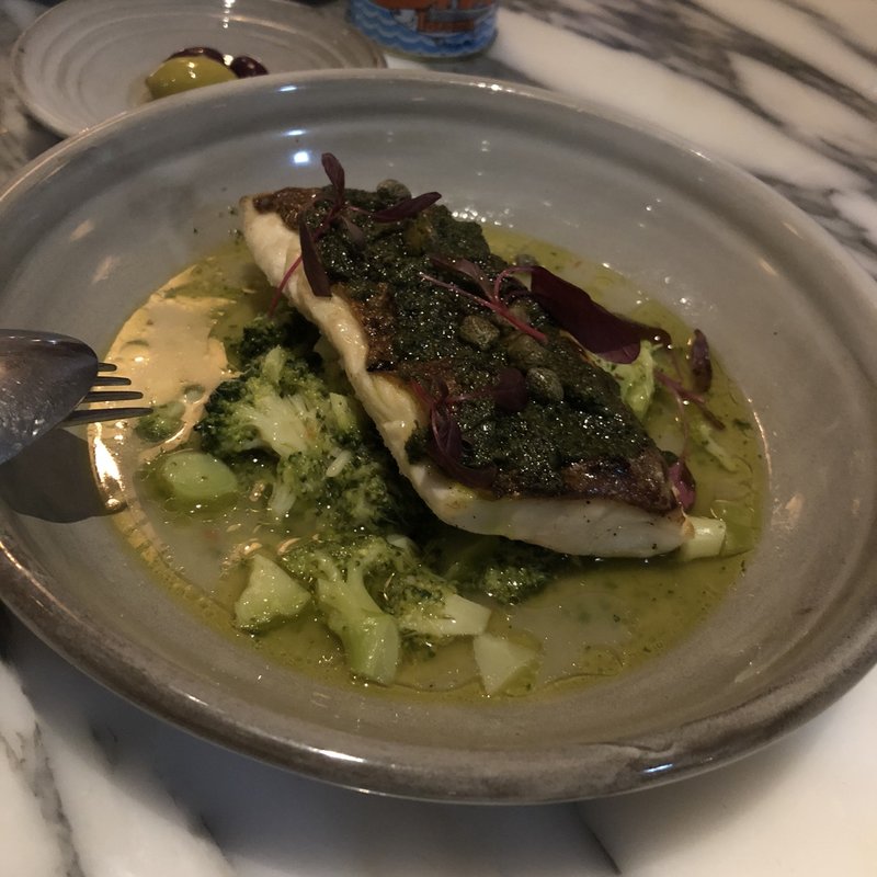 真鯛のグリル　ブロッコリーソース(THE APOLLO （アポロ）)