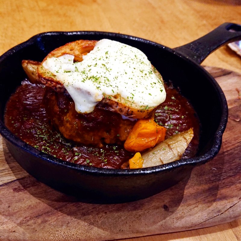 ハンバーグ(カタルキッチン)