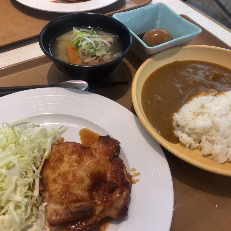 カレーライス小/チキンおろしダレ/豚汁/煮卵(東京大学 中央食堂)