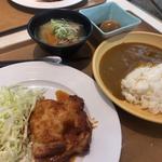 カレーライス小/チキンおろしダレ/豚汁/煮卵(東京大学 中央食堂)