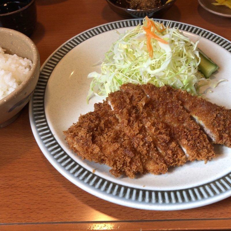 ロースカツ定食(チャールスとん)