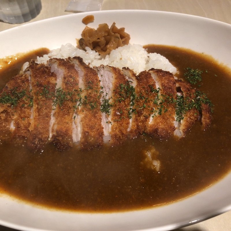 カツカレー(クワトロチンクエ 高槻店)