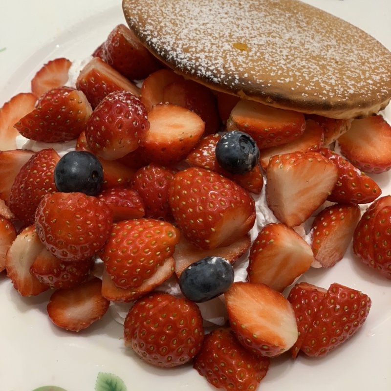 イチゴのパンケーキ(果樹園リーベル)
