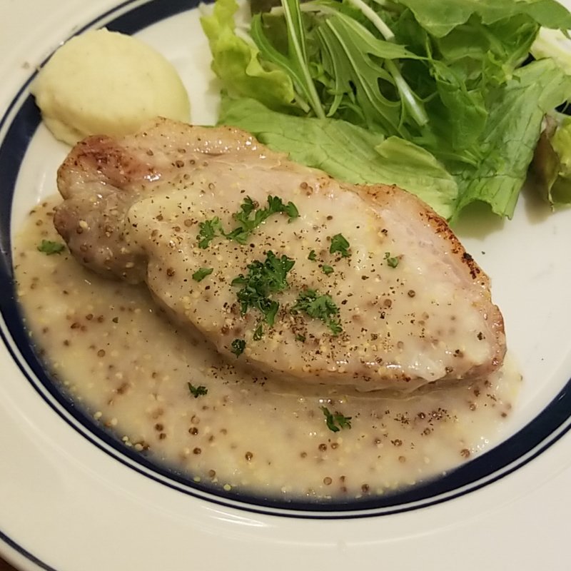 ポークソテー粒マスタードソース(Bistro LYON Echika表参道)