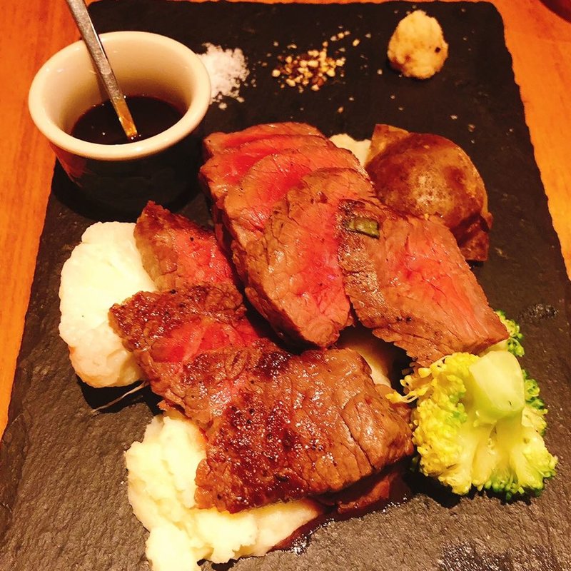 和牛グリル(オイスター&ミートバル スパイラル 四ツ谷)