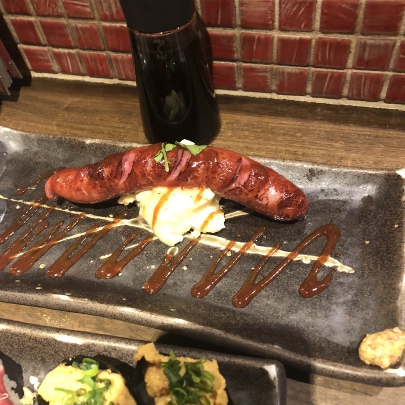 肉汁牛タンソーセージ(梅田 肉寿司)