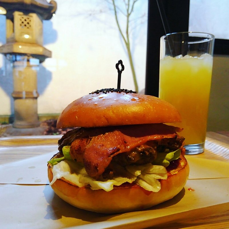 ドラゴンバーガー＋ベーコン(ドラゴンバーガー)